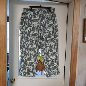 Lands End Green Tropical Leaves Cropped Pull On Pants Size Women's 14